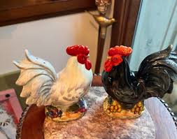 Ceramic Salt & Pepper Shakers Black -White Chicken Hens Hand ...