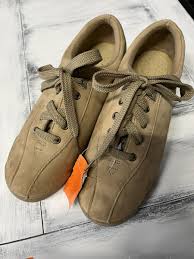 Cobbie Cuddlers Womens Etta White Nurse Work Leather Casual ...