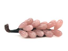 Lot - VINTAGE CHINESE CARVED CELADON JADE GRAPE CLUSTER