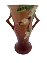 Roseville Pottery Snowberry Vase – Pink Glaze – Shape IV6 ...