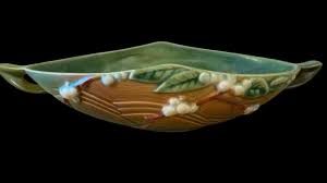 Lot - Vintage Roseville Pottery Snowberry Console Bowl