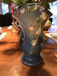 ROSEVILLE SNOWBERRY VASE: BLUE WTH WHITE BLOSSOMS: IV2-9 | eBay
