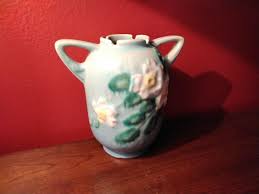 Roseville Pottery 1940 White Rose Blue Art Deco | EstateSales.org