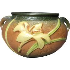 Roseville zepher lily No.671-4 jardiniere. For Sale at Ruby Lane