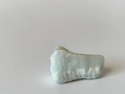 Victorite, Raw – Midwest Shores