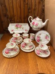 Royal Albert American Beauty 17 Piece Tea Set With Large ...