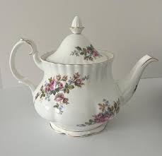 Royal Albert Moss Rose Teapot: Vintage Fine Bone China, Gold ...