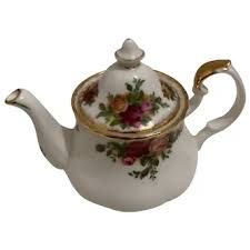 Similar Items to Royal Albert Old Country Roses Child's ...