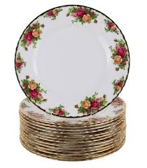 Lot - Fourteen Royal Albert Old Country Roses Dinner Plates
