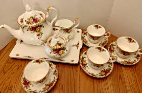 Royal Albert Old Country Roses Bone China Tea Set And Large ...