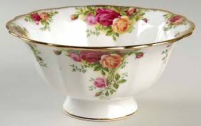 Old Country Roses Medium Round Fluted Bowl by Royal Albert ...