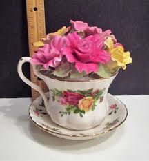 Royal Albert Old Country Roses Teacup Music Box: 1962 Floral ...