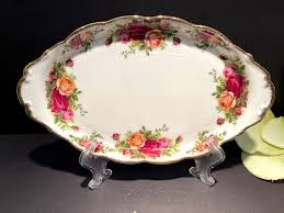 Royal Albert - OLD COUNTRY ROSES - 10" Oval Handled Tray ...