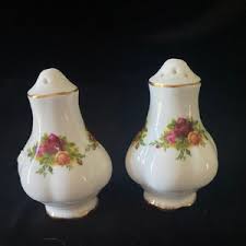 Prince Albert "old Country Roses" Salt and Pepper Shakers ...