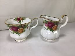 QQ89 Vintage 2 Royal Albert Very Beautiful Floral Bone China ...