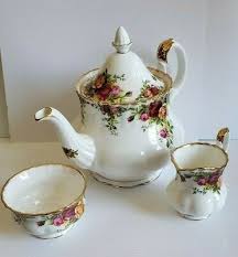 Vintage Royal Albert 1962 Old Country Roses Bone China Tea Pot set cups | eBay