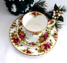 Tea Cup Trio Royal Albert Old Country Roses 1990s Brush Gold Teacup 8 – Antiques And Teacups