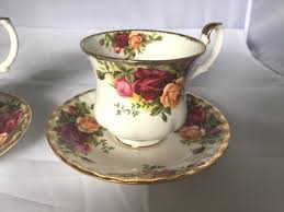 MINT Royal Albert OLD COUNTRY ROSES Demitasse Cups and ...