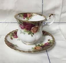 L9 Royal Albert Old Country Roses Design, Smaller Coffee Cup ...