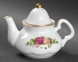 Old Country Roses Miniature Teapot & Lid by Royal Albert ...