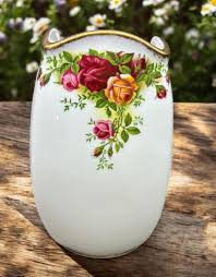 Vintage Royal Albert Vase: Old Country Roses, 22K Gold Trim, English Bone China - Etsy
