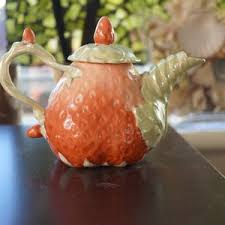 Ntique Novelty China Strawberry Teapot by Royal Bayreuth ...