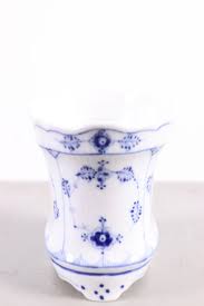 Élégant vase ovale bleu cannelé Royal Copenhagen, modèle 264 (1898-1923) - En vente sur 1stDibs