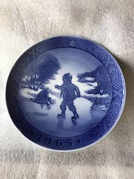 ROYAL COPENHAGEN Denmark Kai Lange LITTLE SKATERS 7" Plate Christmas 1965 NICE!! | eBay