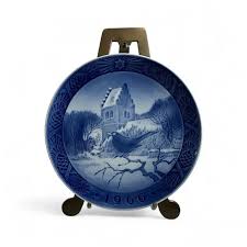 1966 Mid 20th Century Christmas Plate by Royal Copenhagen Blackbird At. For Sale at Ruby Lane