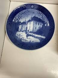 Royal Copenhagen Christmas Plate 1975 The Queen's Christmas Residence | eBay