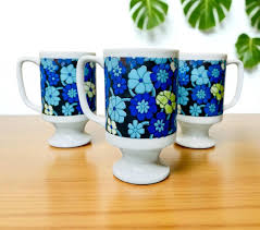 Retro Vintage Set of 3 Groovy Blue/green & White Flower ...