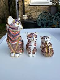 A Group of Royal Crown Derby Cat Paperweights of A Mother ...