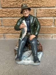 Royal Doulton Figurine “A Good Catch” HN2258 7 1/4” Tall ...