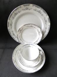 Mikasa Fine China NARUMI Japan Arlington 5557 5PC Place ...