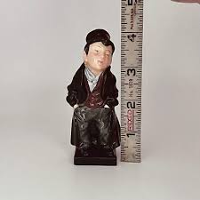 Figurine Royal Doulton Artful Dodger Charles Dickens Vintage ...
