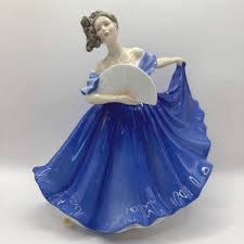 Royal Doulton "elaine" Pretty Ladies Bone China Figurine HN 2791 by Peggy Davis 1979. - Etsy