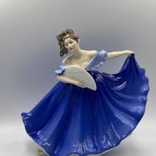 Royal Doulton Elaine Bone China Figurine HN2791 Peggy Davies 1979 England 7.25" - Etsy