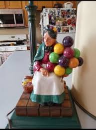 Old Balloon Seller – Lamp HN1315 Lamp – Royal Doulton Figurine for Sale in Aurora, IL - OfferUp