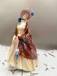 Royal Doulton 8 1/2" PAISLEY SHAWL HN 1987 Lady Bone China ...