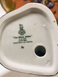 Vintage Royal Doulton Figurine Bone China England “ the Mask Seller “ HN 2103 , COPR 1952, Collectable Gift. - Etsy