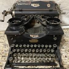 Antique Royal Typewriter - Mayo Auction & Realty