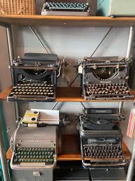 Vintage Typewriters for Sale in Tampa, FL - OfferUp