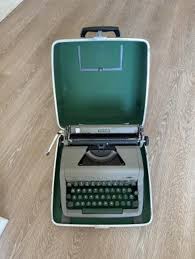 Remington Quiet-Riter 1950s Typewriter w/ | Mercari