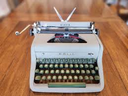 Acquisition: 1955 Royal Quiet De Luxe Portable Typewriter ...