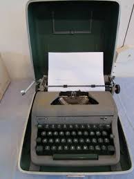Vintage 1950's Royal Quiet De Luxe Typewriter Green Keys ...