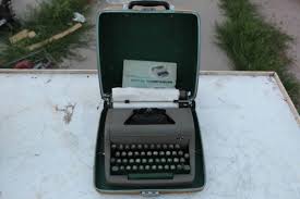 Vintage 1956 Royal Companion Typewriter & Case | eBay