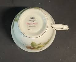 Royal Vale Bone China Teacup Saucer Made in England 8622 ...