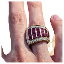 Solid 18K Yellow Gold Untreated Ruby and Diamond Designer Ring For Sale at 1stDibs