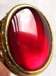 Brooklyn Charm | Vintage Gold Plated Ruby Red Resin Ring