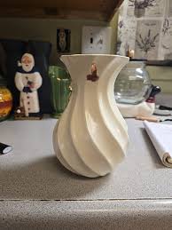 Rare And Collectible Red Wing Pottery : Red Wing Red Wing Swirl Value Guide - Price List | Red Wing Pottery Collectors Guide